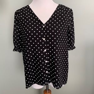 J.Crew Factory V neck short sleeve b/w polka dot blouse size M